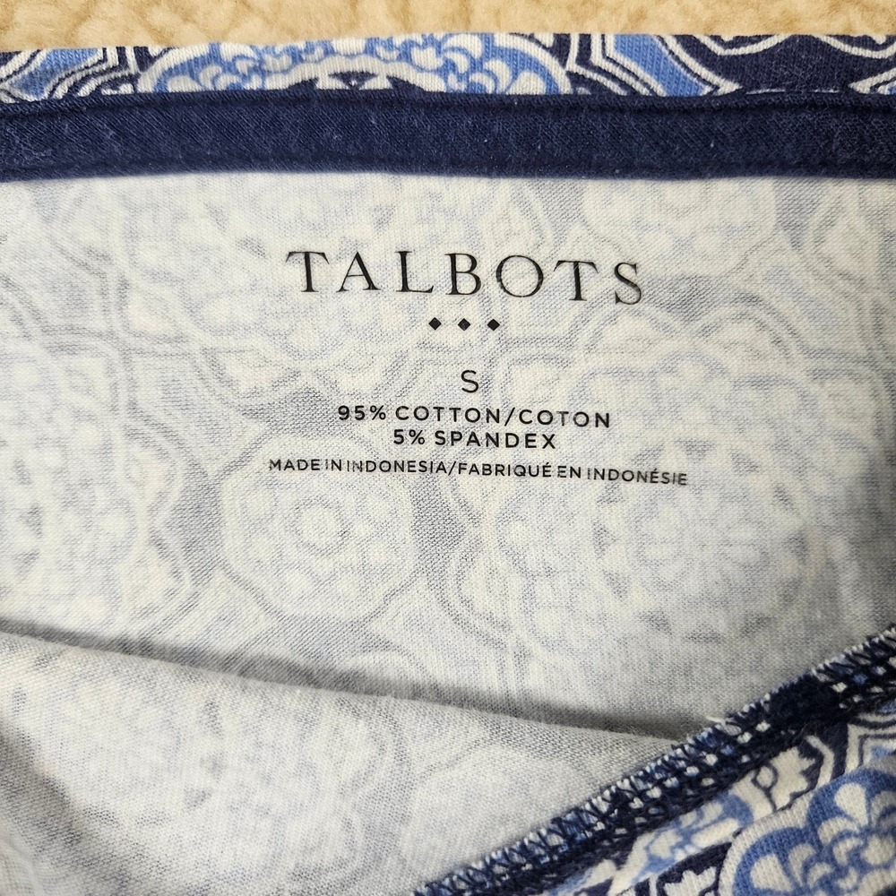 Talbots Knit Top Women Small Blue Medallion Print 3/4 Sleeve Boat Neck Preppy - Picture 6 of 12